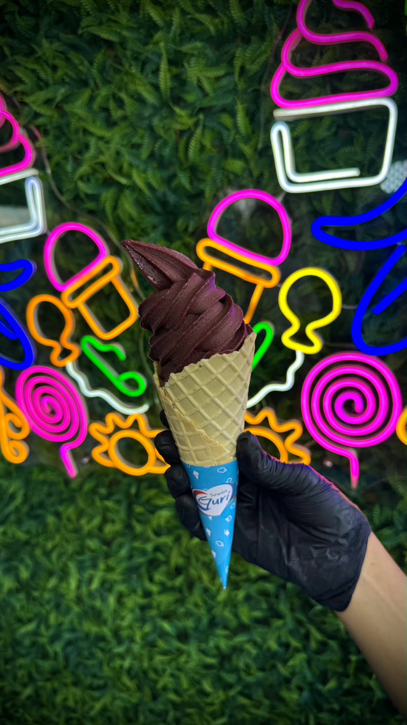 Casquinha de açaí da Sorvetes Guri na Av. Saul Elkind